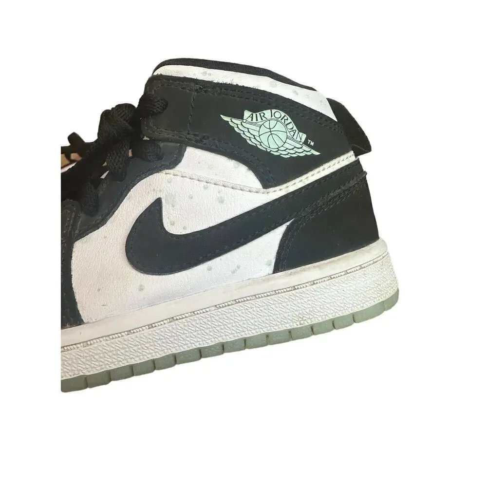 Nike jordan mid